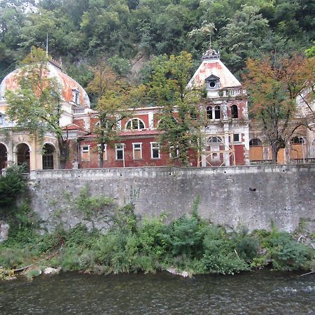 Casa Dina Hotel Herkulesfürdő Kültér fotó