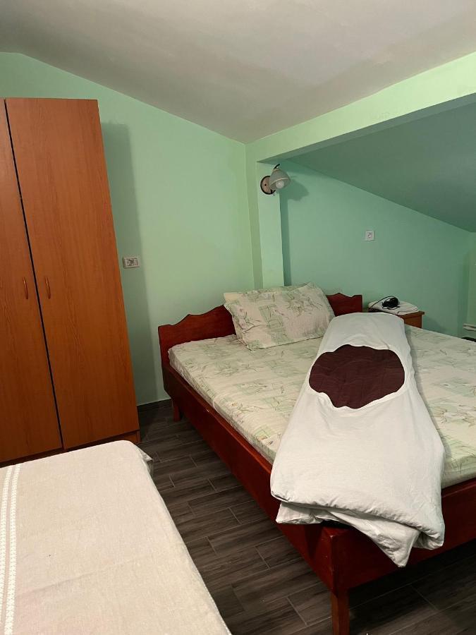 Casa Dina Hotel Herkulesfürdő Kültér fotó