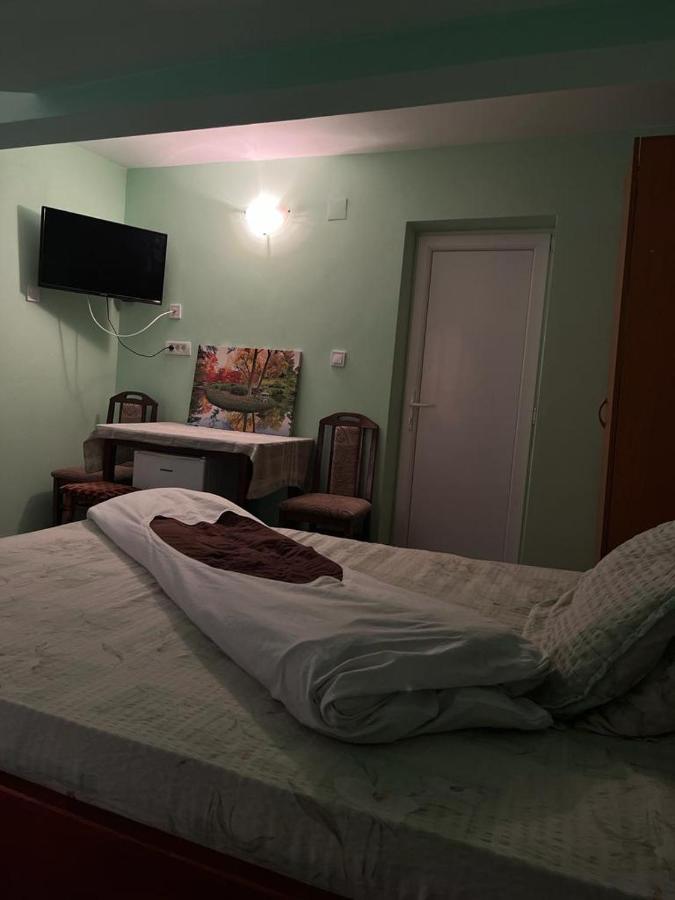 Casa Dina Hotel Herkulesfürdő Kültér fotó