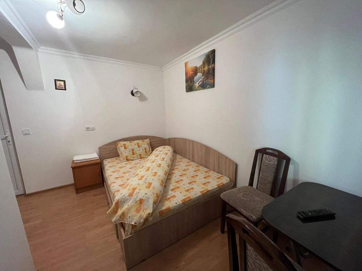 Casa Dina Hotel Herkulesfürdő Kültér fotó